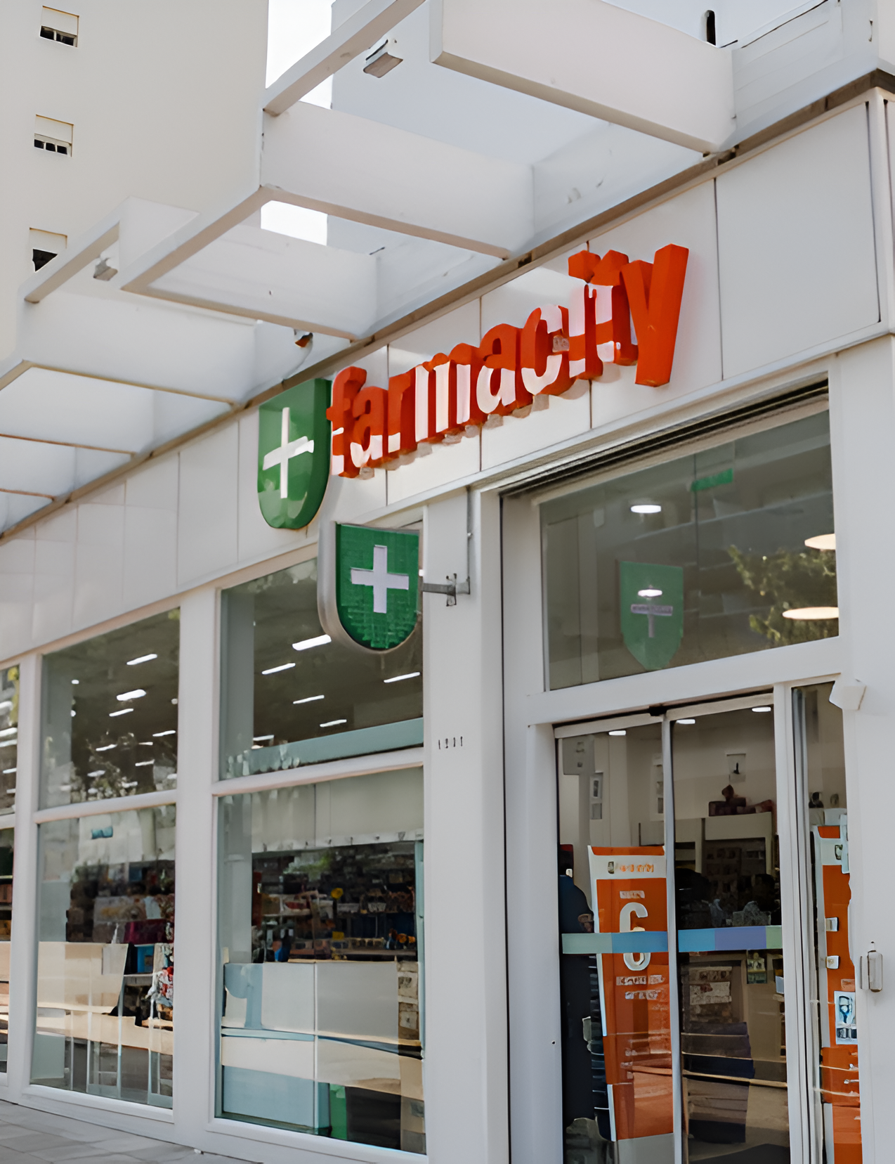 Escritório da Farmacity exibindo seu logotipo